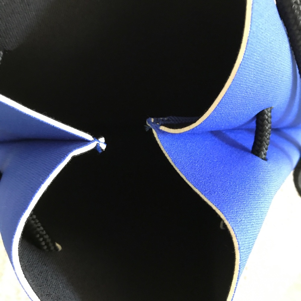 Triangl Neoprene bikini bottom & matching bag Size M - Picture 8 of 8